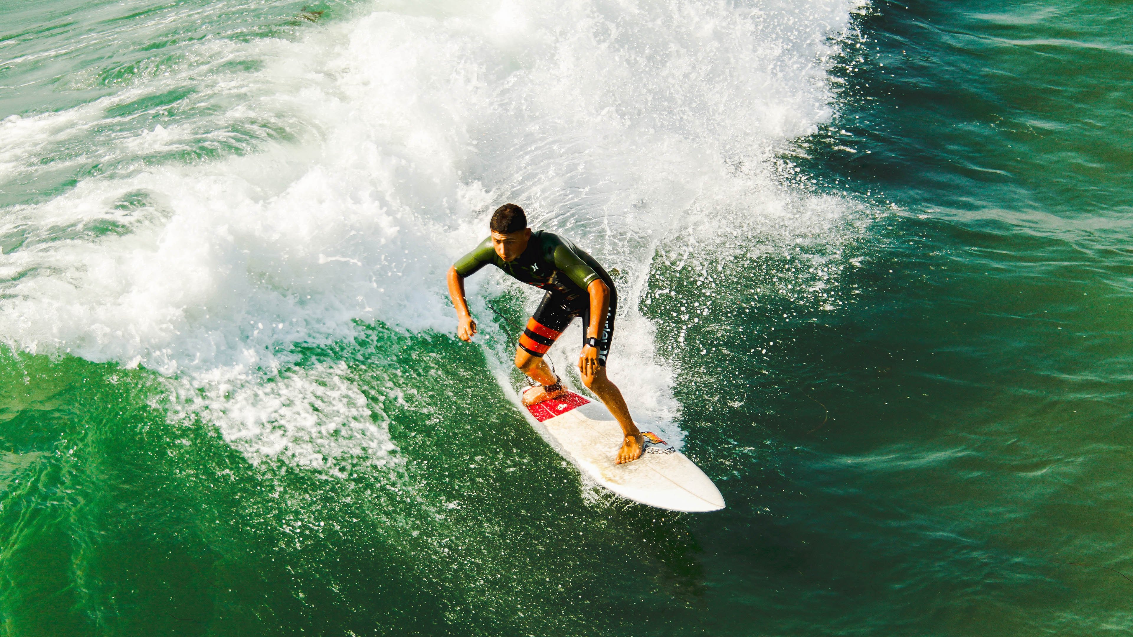 电竞周边产品热销，球迷收藏潮流再掀风潮，电竞周边馆是真的吗