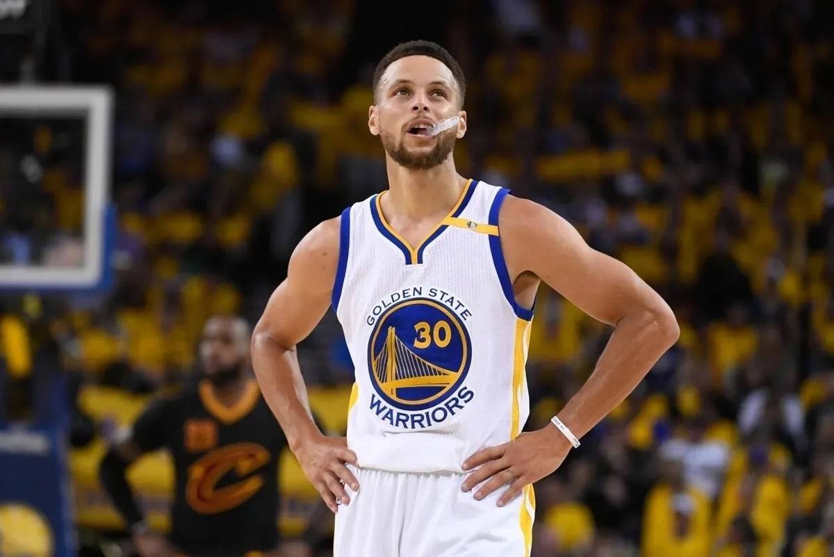 乐鱼体育：勇士队新赛季：库里能否再次获得MVP？的简单介绍